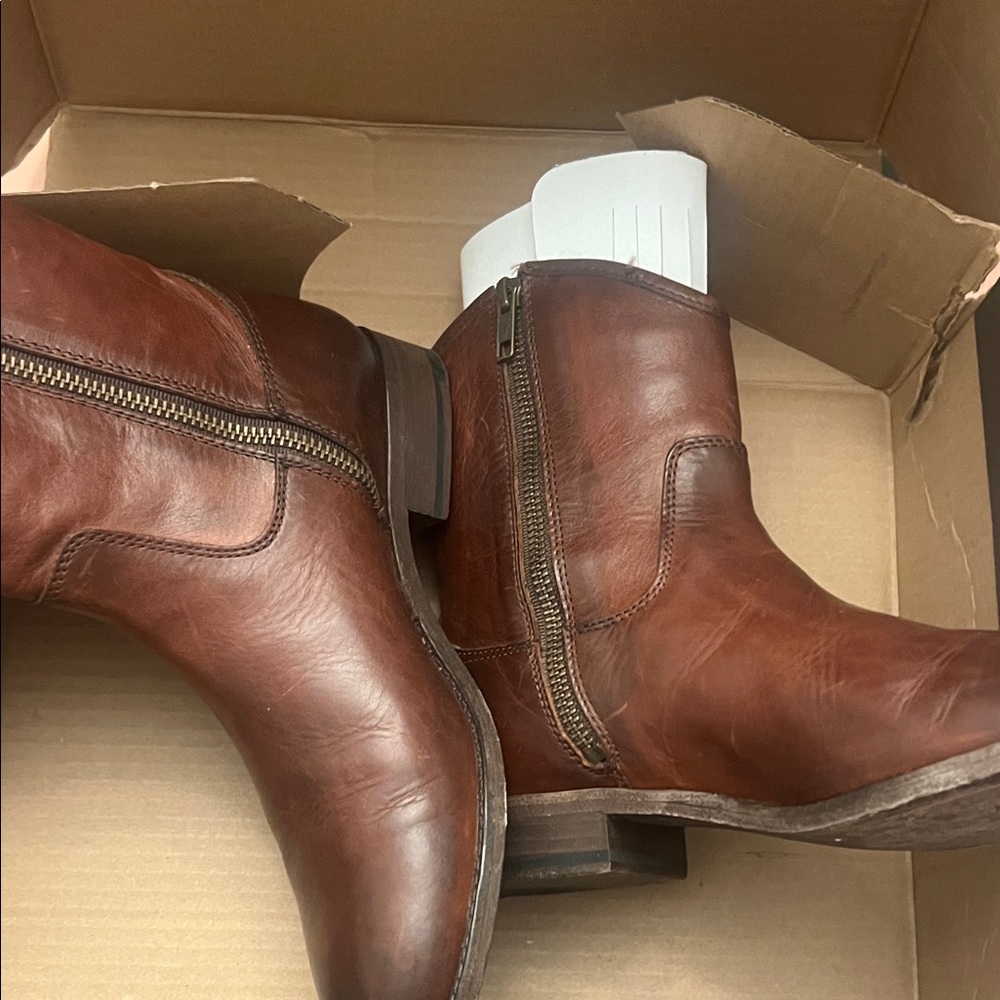 Frye Melissa Button Short Boot - image 7